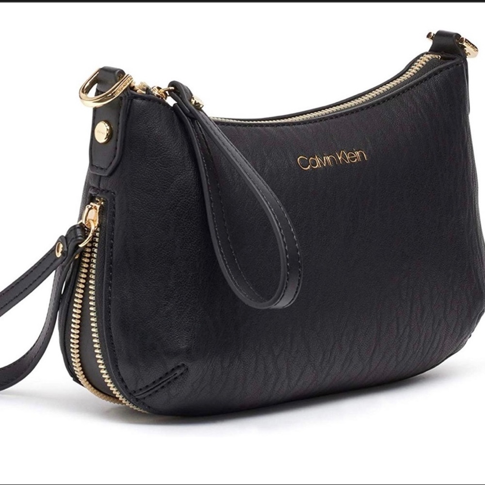 ✨NWT✨Calvin Klein crossbody leather